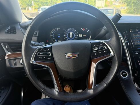 Used 2019 Cadillac Escalade Premium Luxury AWD/4WD image 17