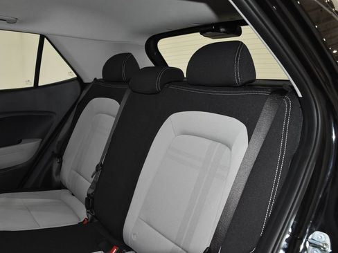 Certified 2025 Hyundai Venue SEL FWD image 32