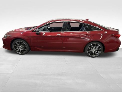 Used 2022 Toyota Avalon Touring image 2