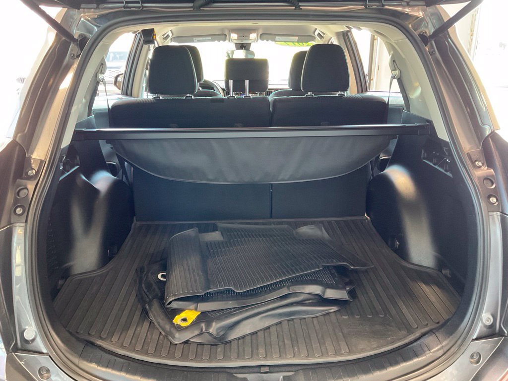 Used 2017 Toyota RAV4 LE w/ All Weather Liner Package AWD/4WD image 20
