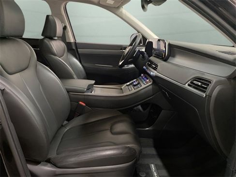 Used 2022 Hyundai Palisade SEL w/ Premium Package image 18