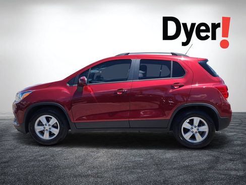 Certified 2022 Chevrolet Trax LT w/ LT Convenience Package FWD image 8