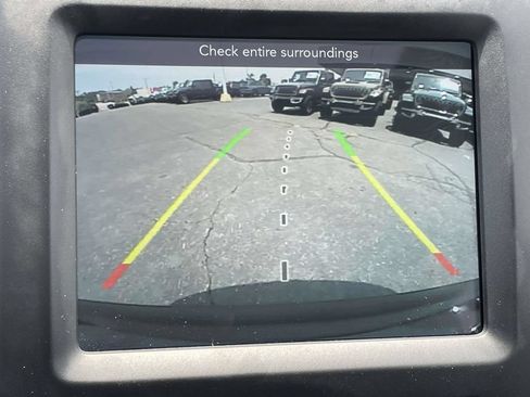 Used 2022 Jeep Cherokee Latitude Lux w/ Sun & Sound Group AWD/4WD image 37