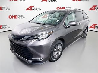 Certified 2023 Toyota Sienna XLE video 3