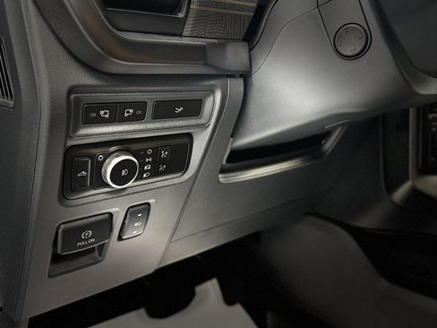 Used 2023 Ford F150 Platinum AWD/4WD image 16