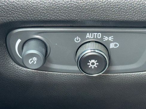 Used 2023 Chevrolet Traverse RS image 25