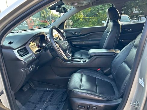 Used 2017 GMC Acadia SLT FWD image 18