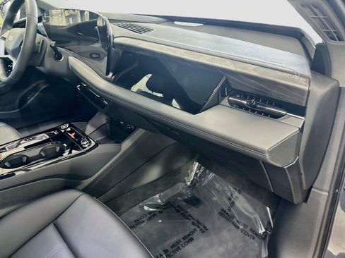 Used 2025 Audi A6 e-tron Premium Plus w/ Premium Plus RWD image 29