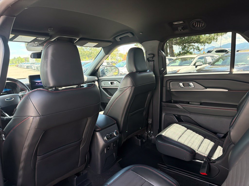 Used 2025 Ford Explorer ST-Line AWD/4WD image 20