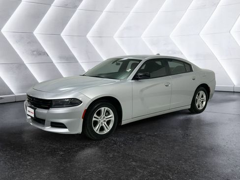 Used 2023 Dodge Charger SXT image 3