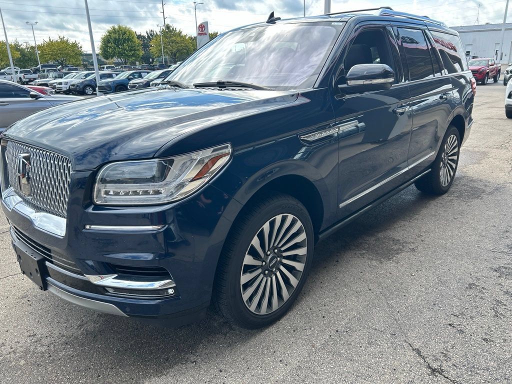 Used 2019 Lincoln Navigator Reserve AWD/4WD image 5