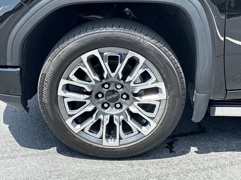 Used 2025 GMC Sierra 1500 Denali Ultimate AWD/4WD image 11