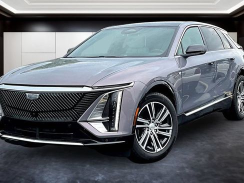 Certified 2025 Cadillac Lyriq Sport w/ LPO, Floor Liner Package AWD/4WD image 3