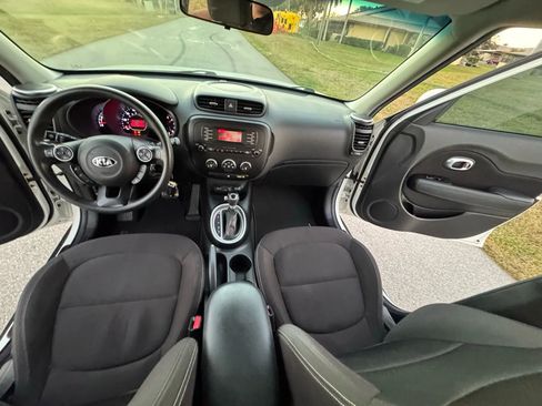 Used 2016 Kia Soul image 9