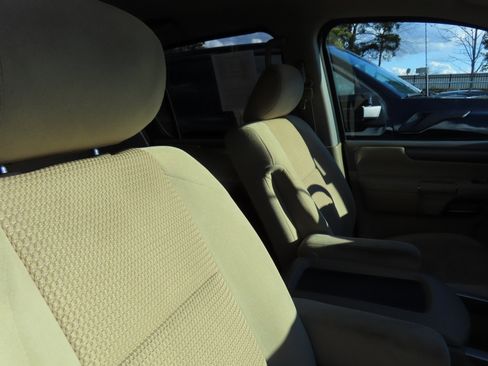Used 2014 Nissan Armada SV image 31