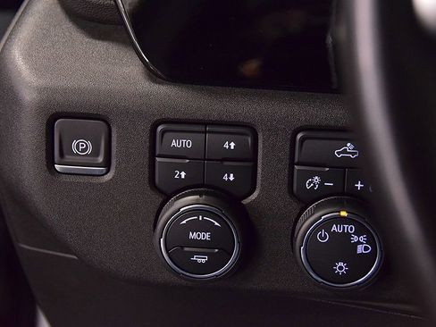 Used 2022 Chevrolet Silverado 1500 LT AWD/4WD image 22