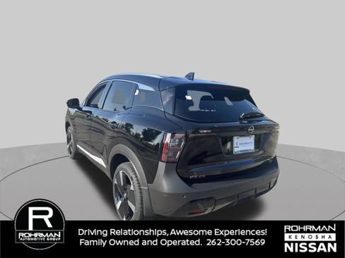 Used 2025 Nissan Kicks SR FWD image 9