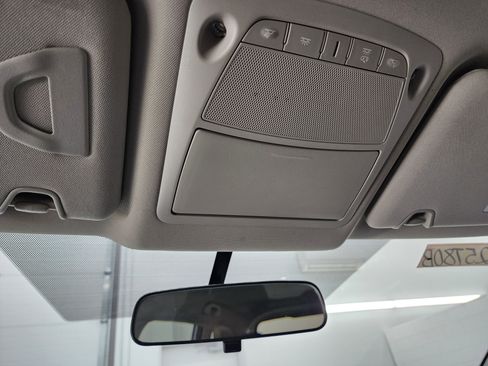 Used 2016 Nissan Rogue SV image 12