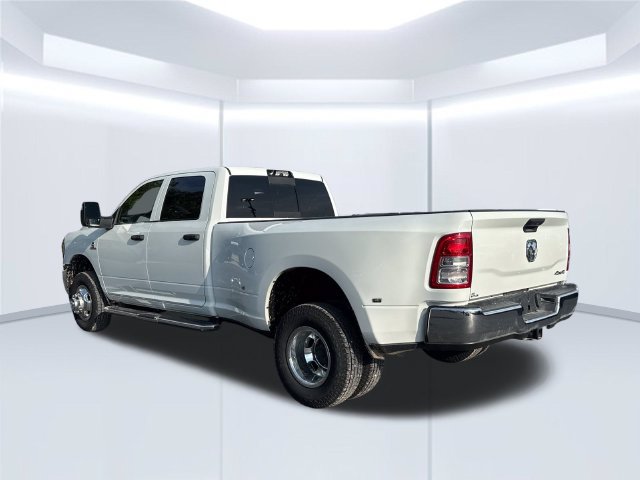 Used 2024 RAM 3500 Tradesman w/ Chrome Appearance Group AWD/4WD image 6