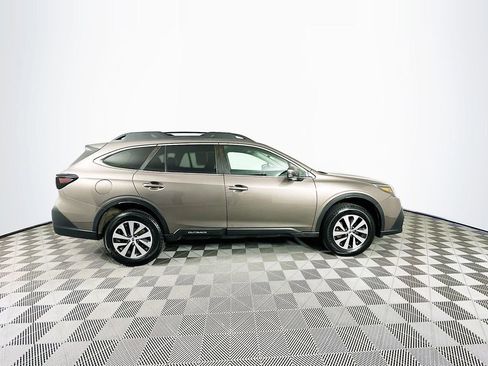 Used 2022 Subaru Outback Premium image 11