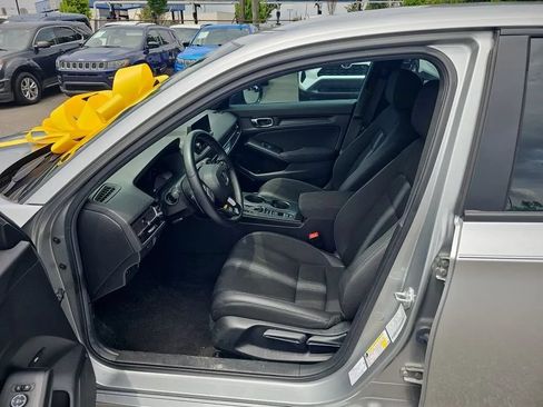 Used 2025 Honda Civic Sport image 9