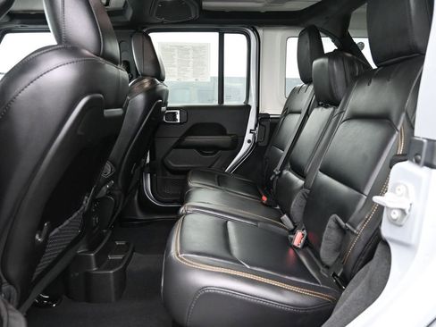 Used 2024 Jeep Wrangler Sahara image 16