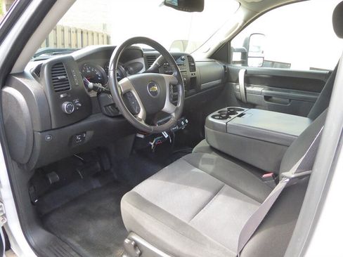 Used 2011 Chevrolet Silverado 2500 LT w/ Interior Plus Package AWD/4WD image 19