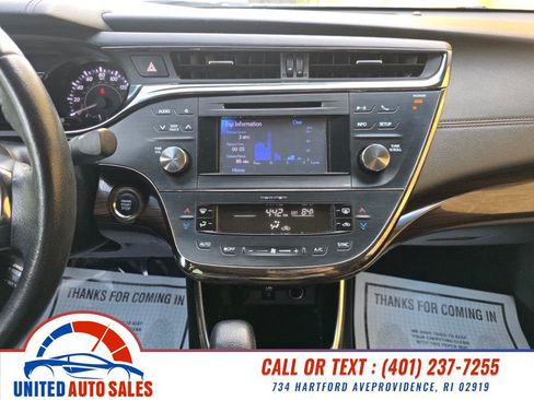 Used 2013 Toyota Avalon XLE Premium FWD image 16