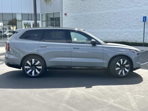 New 2025 Volvo EX90 Ultra image 3