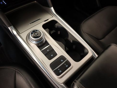 Used 2022 Ford Explorer Limited w/ Equipment Group 301A image 9