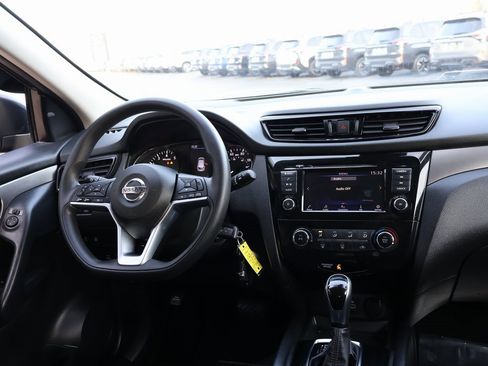 Used 2022 Nissan Rogue Sport S image 14