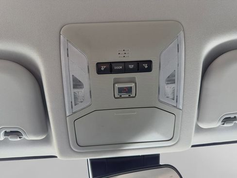 Used 2021 Toyota RAV4 LE image 23