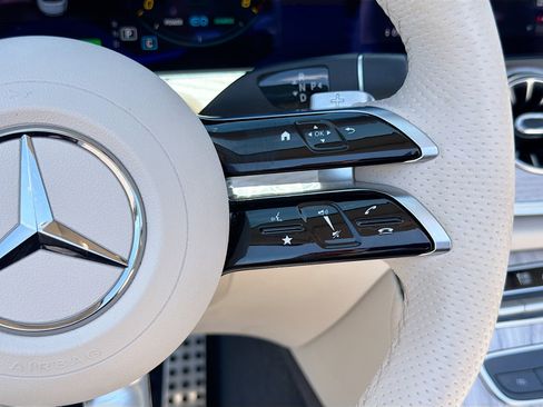 Used 2023 Mercedes-Benz E 450 4MATIC Cabriolet image 39