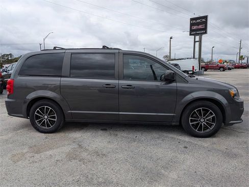 Used 2018 Dodge Grand Caravan GT image 2