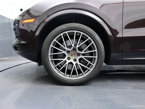 Certified 2023 Porsche Cayenne S Platinum AWD/4WD image 6