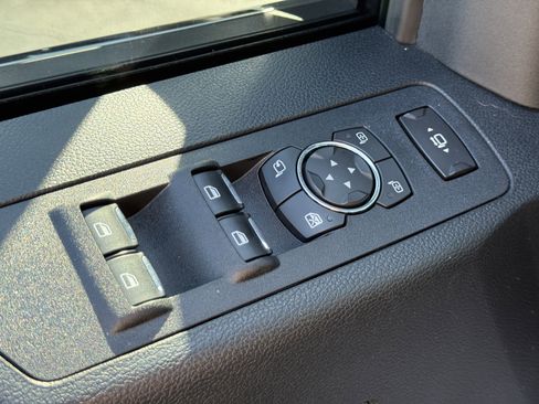 Certified 2018 Ford F250 Platinum w/ Platinum Ultimate Package image 15