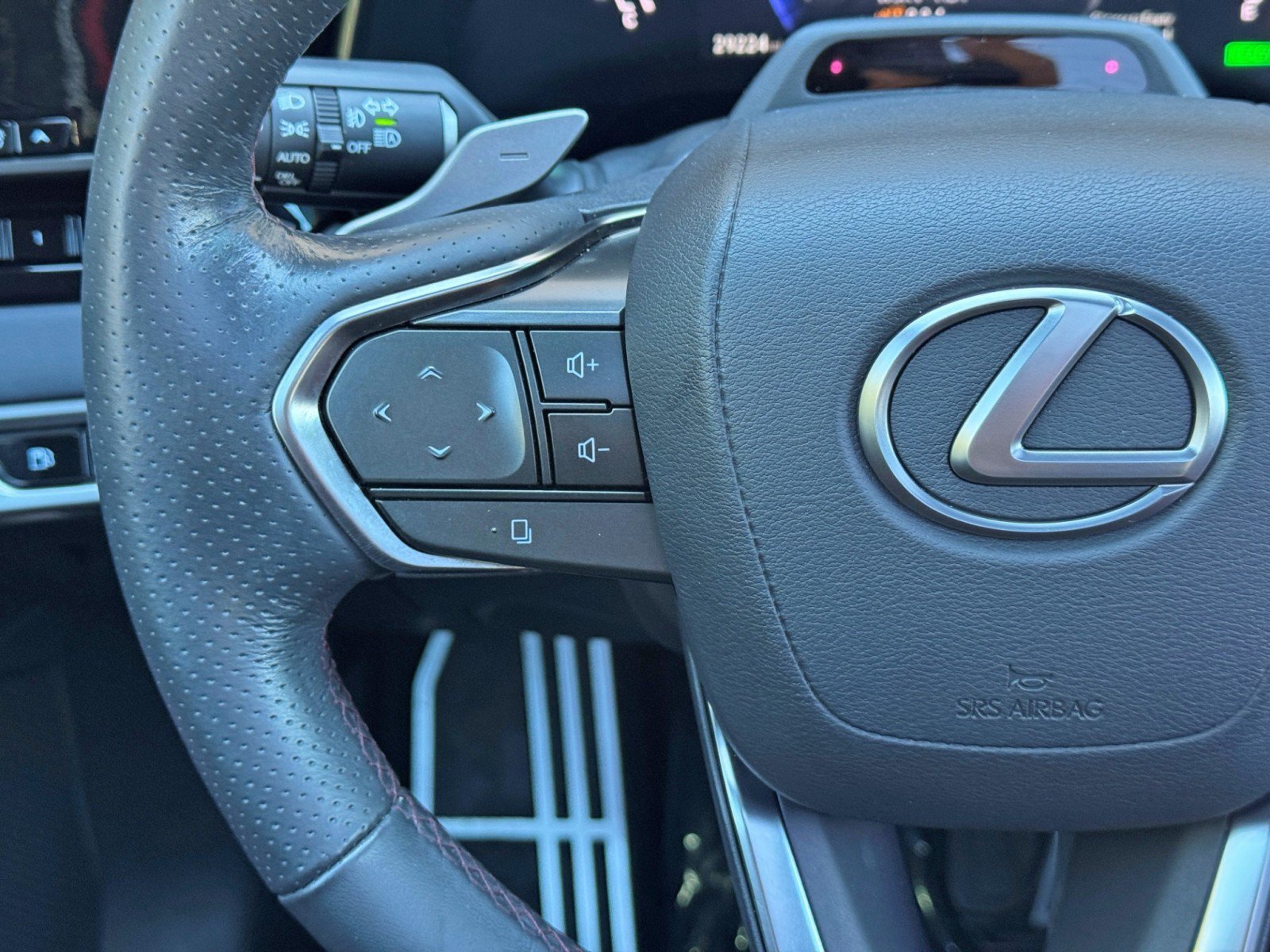 Used 2023 Lexus RX 500h F Sport w/ Cold Area Package AWD/4WD image 22