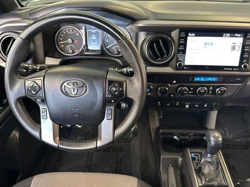 Used 2023 Toyota Tacoma TRD Off-Road w/ Technology Package AWD/4WD image 16