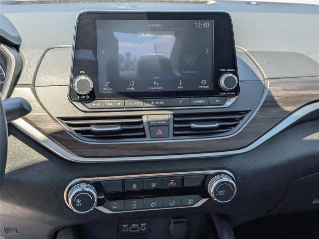 Used 2024 Nissan Altima 2.5 SV FWD image 15