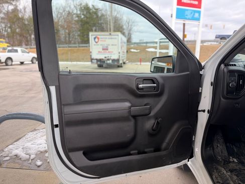 Used 2019 Chevrolet Silverado 1500 W/T w/ Trailering Package image 7