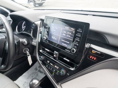 Used 2023 Toyota Camry SE image 38