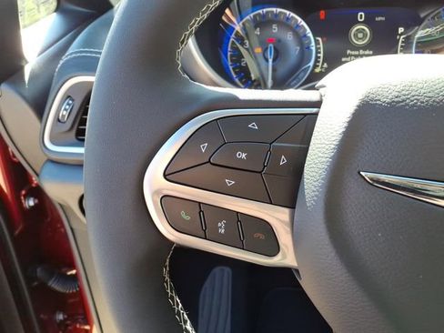 New 2026 Chrysler Pacifica Select AWD/4WD image 18