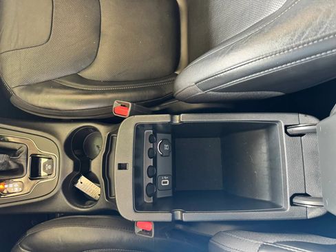 Used 2020 Jeep Cherokee Limited AWD/4WD image 15