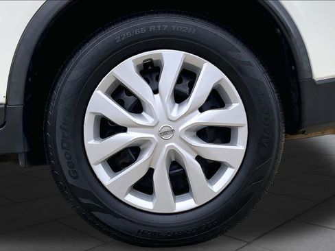 Used 2020 Nissan Rogue S FWD image 10
