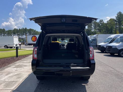 Used 2017 GMC Yukon SLE w/ SLE Value Package image 25