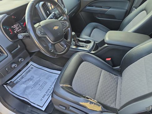 Used 2015 Chevrolet Colorado Z71 AWD/4WD image 13