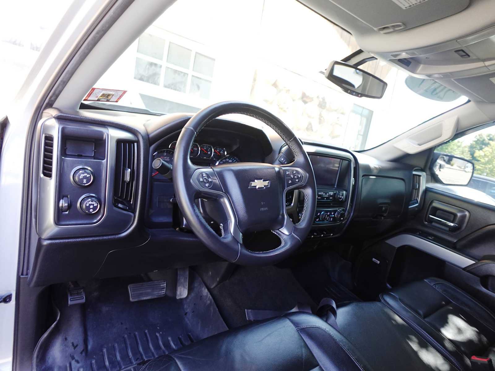Used 2017 Chevrolet Silverado 1500 LT w/ Redline Edition AWD/4WD image 16