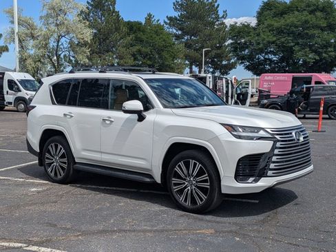 Used 2025 Lexus LX 600 4WD w/ Accessory Package (2T) image 3