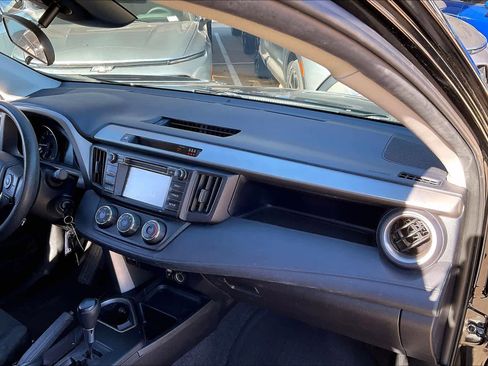 Used 2017 Toyota RAV4 LE image 17