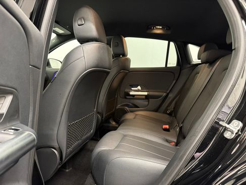 Used 2025 Mercedes-Benz GLA 250 4MATIC image 16
